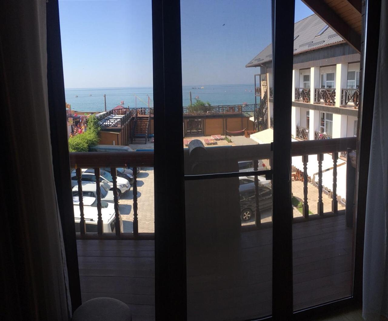 Веселий Кут Hotel Zaliznyy Port Exterior foto