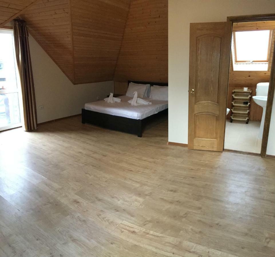 Веселий Кут Hotel Zaliznyy Port Quarto foto